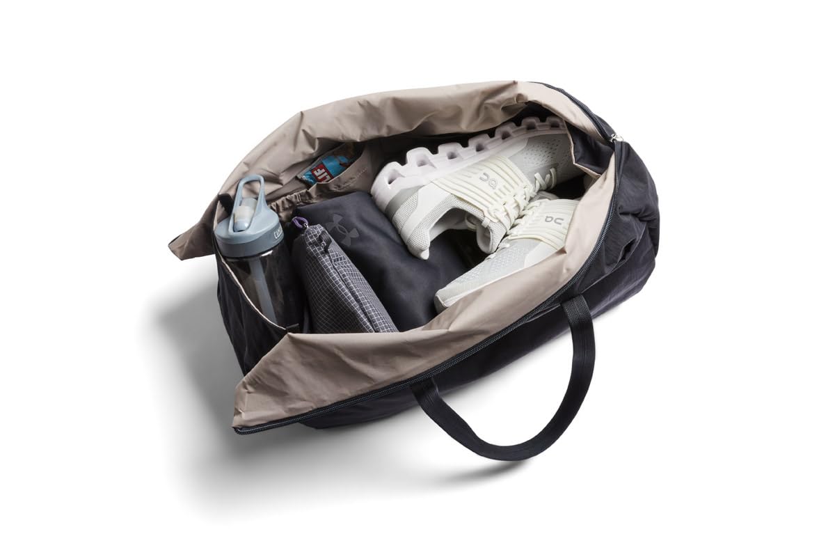 Bellroy Lite Duffel 30L, Lightweight Weekend Duffel Bag - Black